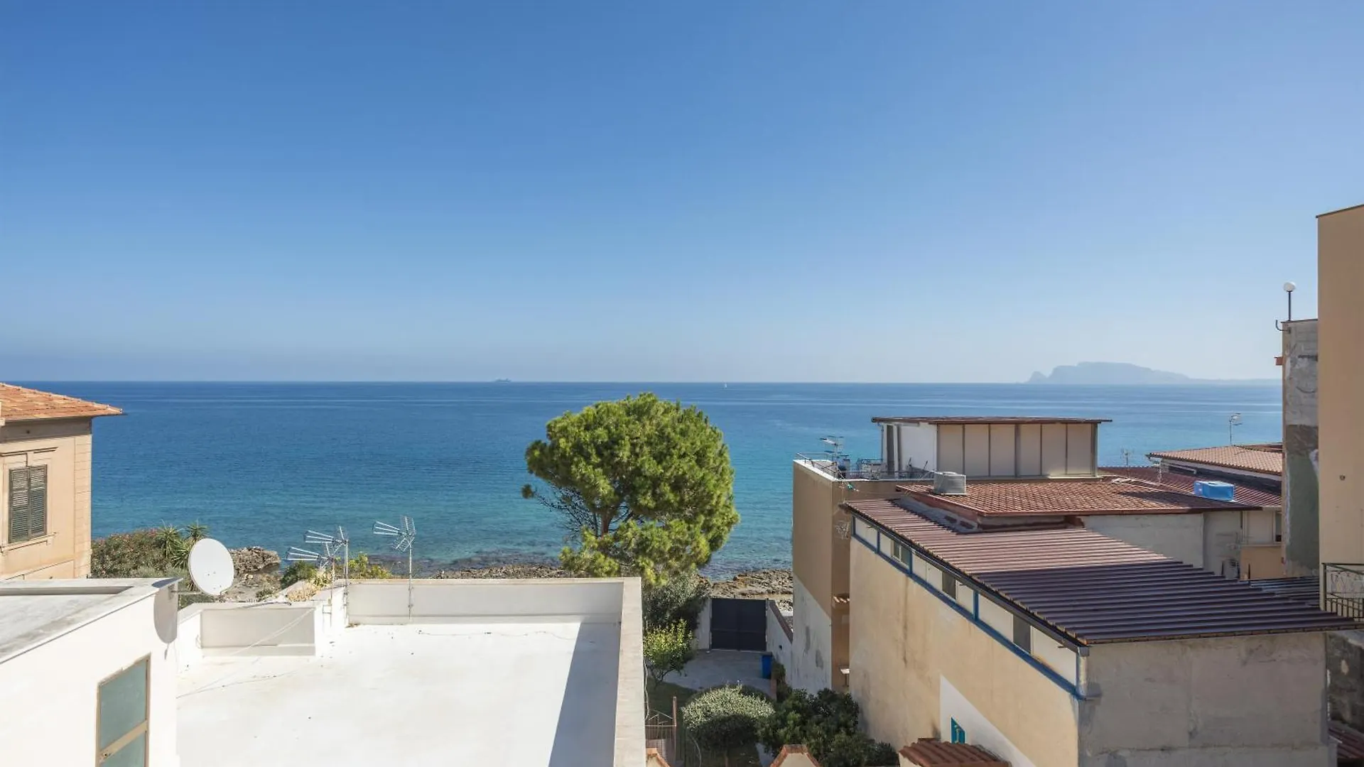 La Loggia Sul Mare Villa Palermo 0*,  Italy